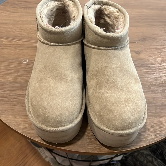 Ugg platform - Picture 2 of 3